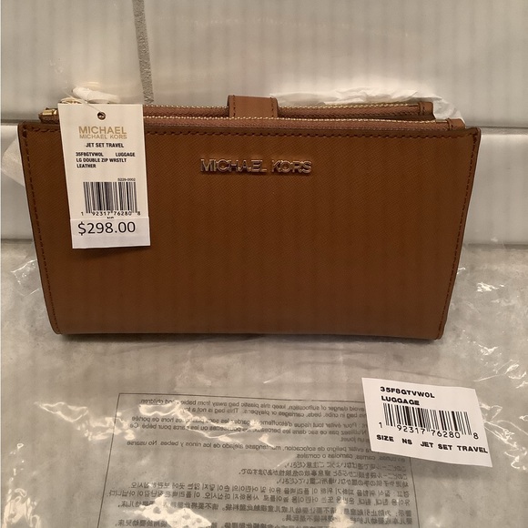 Michael Kors Double Zip Wristlet - Picture 3 of 5